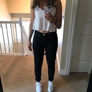 Levi’s: vintage, mid-high rise 550s. W28, L28.